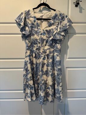 Eliza J Blue & White Floral Tiered Mini Dress Butterfly Smocked Womens Size 6